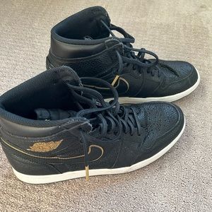 NIKE MENS AIR JORDAN RETRO CITY OF FLIGHT (high version)